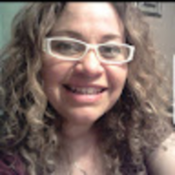 Meet your Posher, Claudia - Picture 1 of 1